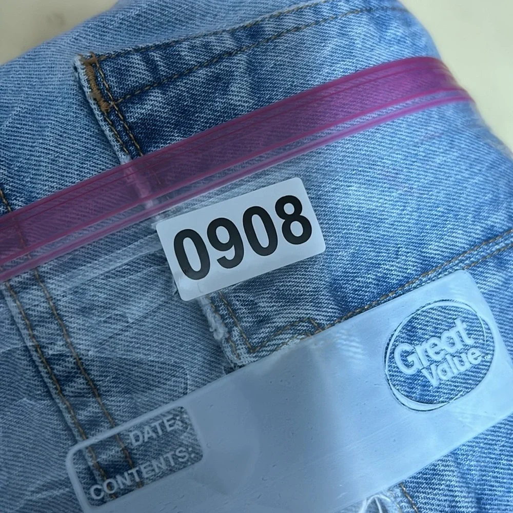 Good American Cuffed Jean Denim Shorts Size 18‎